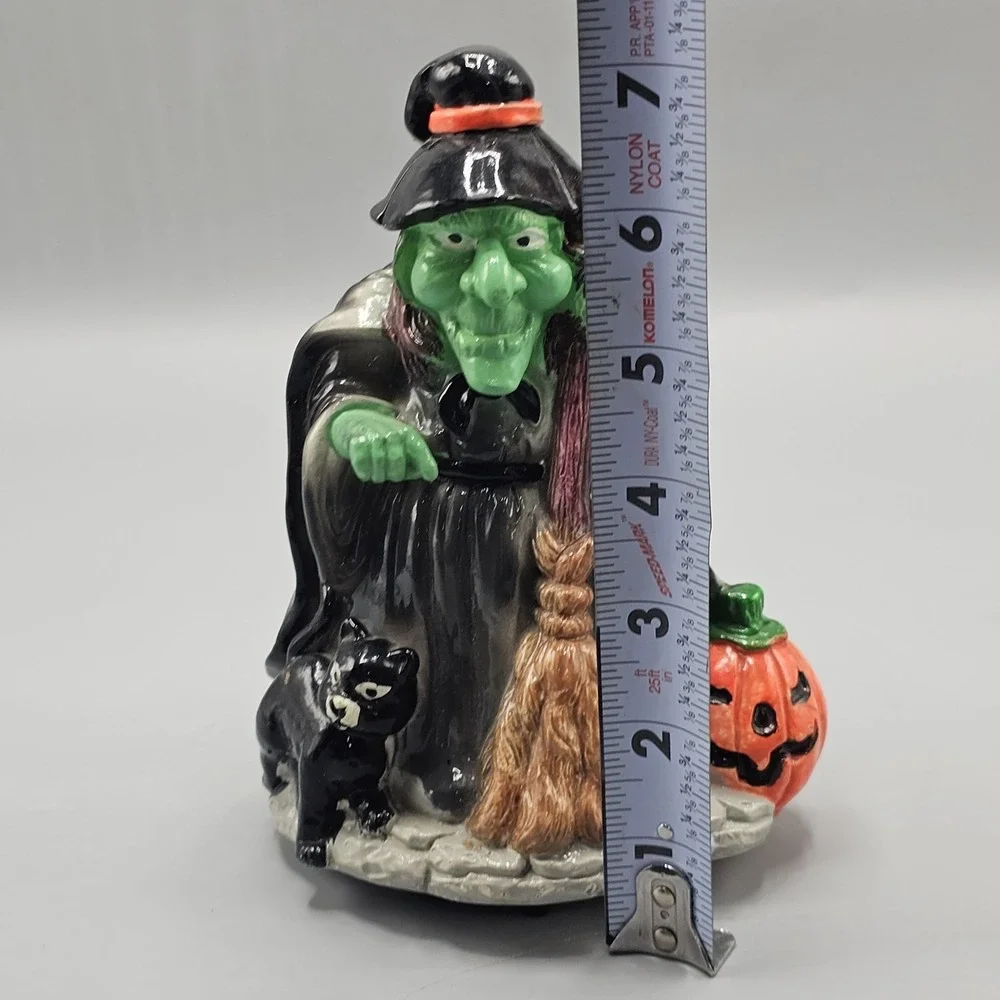 Vintage 80s Flambro Witch Flickering Light Up Plastic Figure Black Cat Pumpkin